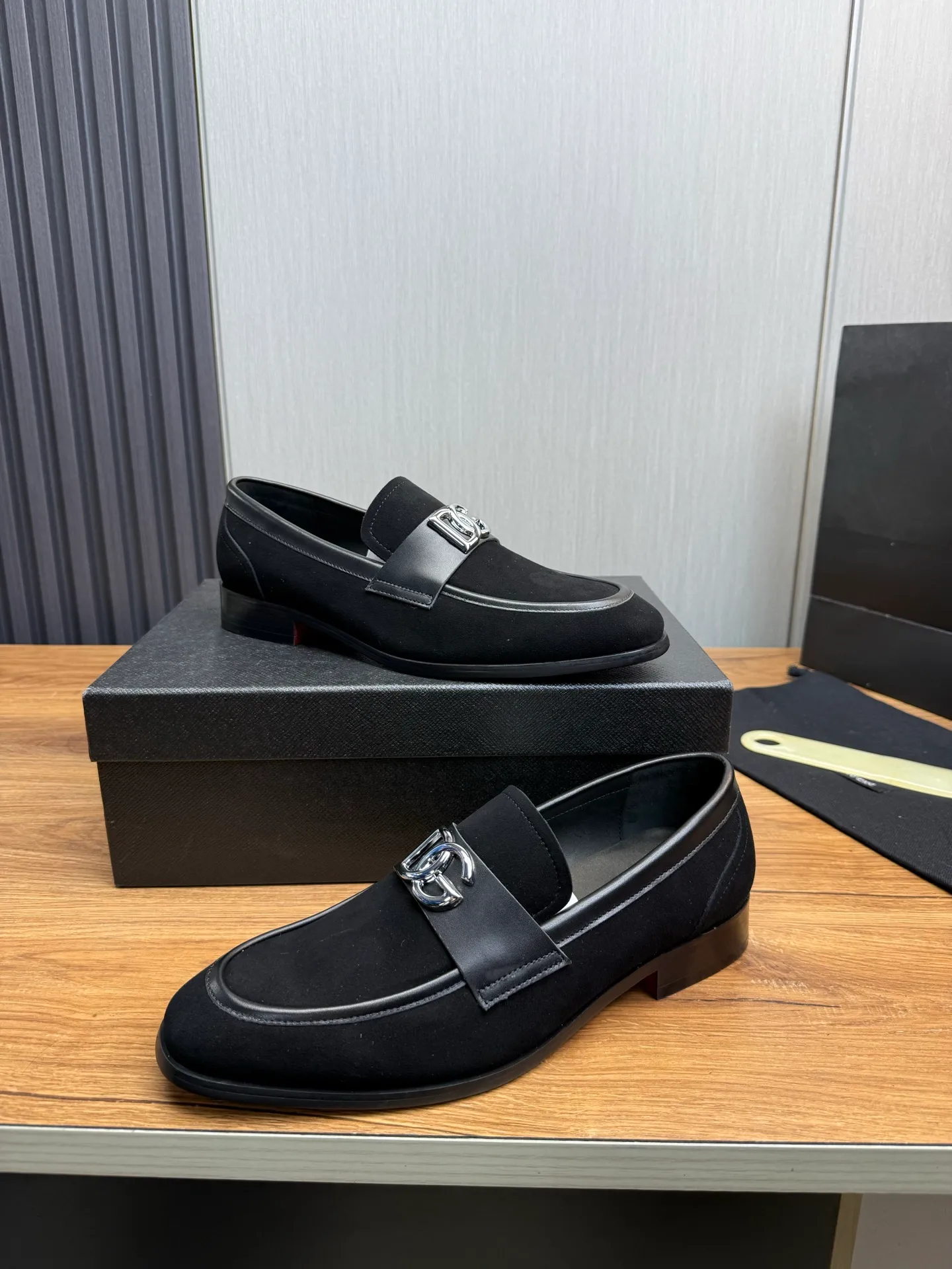 Factory price 520💰 Dolce&G .DG men's loafers👞 Classic and fashionable style, embellished with personalized DG logo. Imported cowhide, open-edge beaded cowhide, cowhide lining, original non-slip and wear-resistant outsole Size: 39-44 (customized at 38.45)